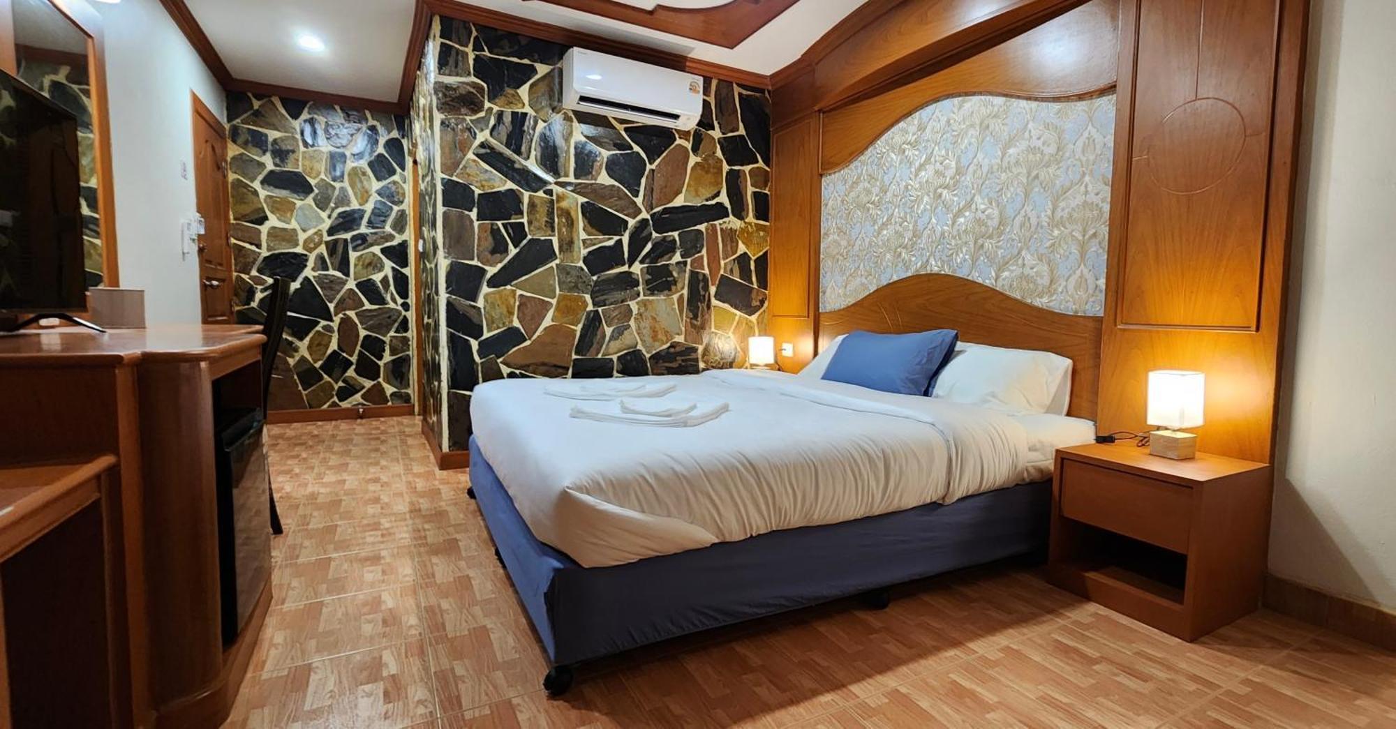 Arya Suites Patong Beach Zewnętrze zdjęcie