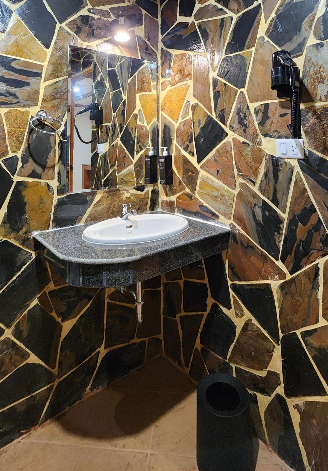 Arya Suites Patong Beach Zewnętrze zdjęcie