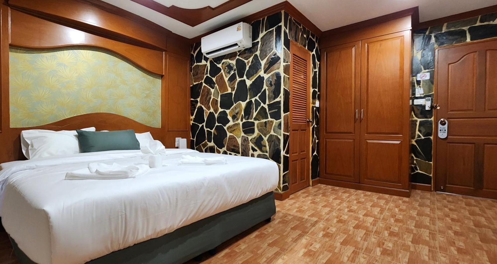 Arya Suites Patong Beach Zewnętrze zdjęcie